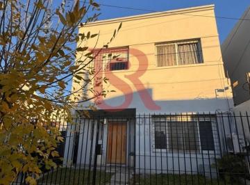 Casa · 160m² · 6 Ambientes · Dn - Amplia Casa 6 Ambientes en Excelente Ubicacion, Quilmes!