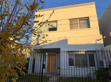 Casa · 160m² · 6 Ambientes · Dn - Amplia Casa 6 Ambientes en Excelente Ubicacion, Quilmes!