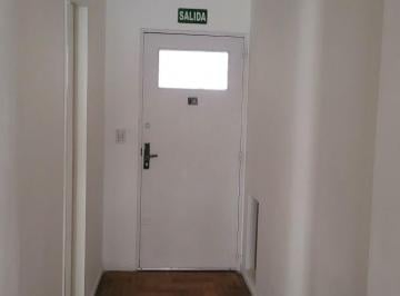 Oficina comercial de 4 ambientes, Monserrat · Av Belgrano y Defensa Oficina Al Fte. C - Bcón - Á - Trab. + 3despachos - Baño - Toil. + Cocina a Pasos Aduana