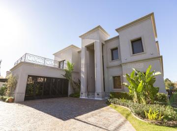 Casa · 450m² · 7 Ambientes · 2 Cocheras · Casa en Venta en Buenos Aires Golf, Bella Vista, San Miguel