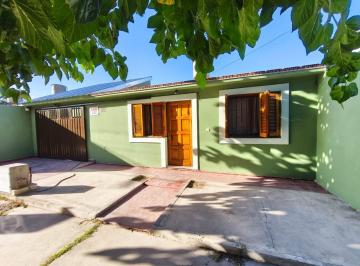 Casa · 126m² · 4 Ambientes · 1 Cochera · Casa en Venta Fray Luis Beltran
