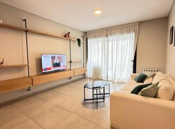 Casa · 115m² · 4 Ambientes · 1 Cochera · Duplex en Alquiler Distrito Sur