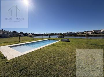 Casa · 800m² · 4 Ambientes · 2 Cocheras · Alquiler de Casa en Lagos de San Eliseo