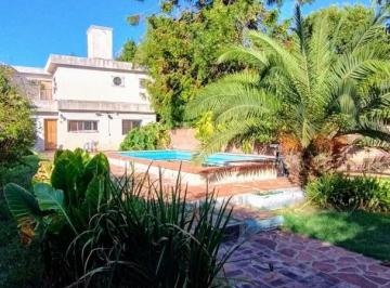 Casa · 193m² · 6 Ambientes · 2 Cocheras · Venta de Casa 6 Ambientes en Bella Vista - Apta Crédito