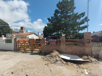 PH · 40m² · 3 Ambientes · 1 Cochera · PH en Venta de 2 Dorm. C/ Cochera en Costa Azul.
