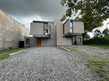 Casa · 83m² · 3 Ambientes · 2 Cocheras · Venta Duplex - Ampuap V Higuerilla
