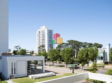 Foto1 · Apartamento en Venta de 1 Dorm. a Pasos del Shopping en Punta del Este.
