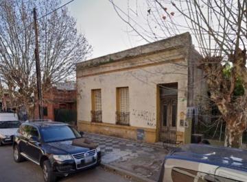 Terreno · 372m² · Venta Casa a Reciclar en Santos Lugares