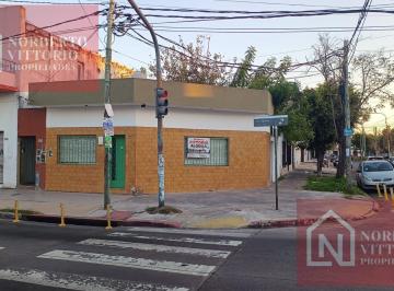 Local comercial · 65m² · 2 Ambientes · Alquiler - Consultorio/ Oficina - Moron
