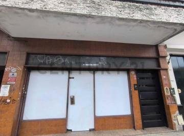 Local comercial · 33m² · Local Comercial en Alquiler Sobre Av Nazca 2400 Villa del Parque