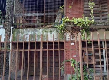 Casa de 4 ambientes, Lomas de Zamora · Lomas Centro Casa Tipo Duplex a Refaccionar de 4 Ambientes