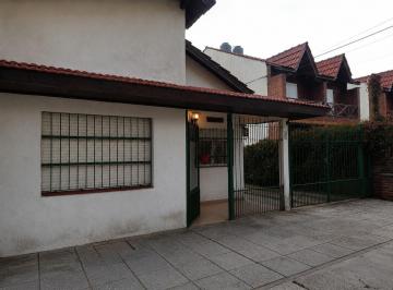 Casa · 90m² · 4 Ambientes · 2 Cocheras · Venta Casa 4 Ambientes 90 m² Jardín Parrilla y Entrada Para Auto San Bernardo