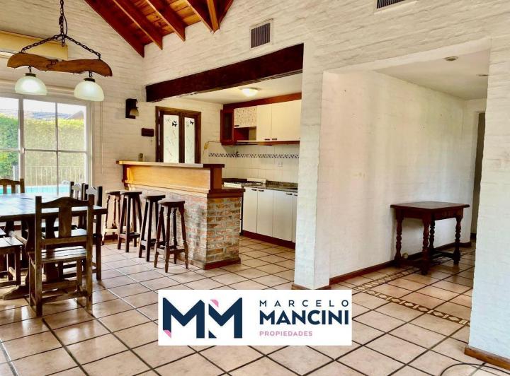 Casa · 126m² · 4 Ambientes · 5 Cocheras