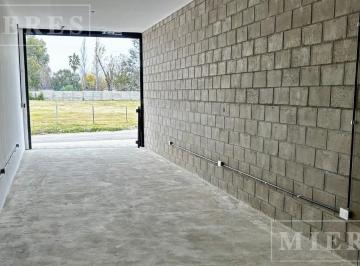 Local comercial · 45m² · 1 Ambiente · Local en Venta en Juan Palliere y Caamaño, Pilar