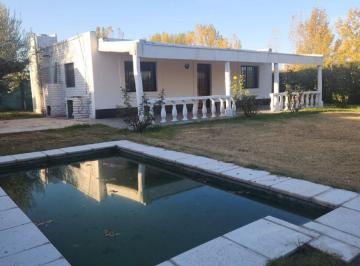 Casa de 5 ambientes, Los Corralitos · Casa Quinta en Venta – Entorno Ideal Para Descanso y Vida Familiar