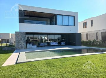 Casa · 300m² · 6 Ambientes · 4 Cocheras · Casa Premium Moderna Al Lago Amoblada en Costas Puertos del Lago Opcion de Compra