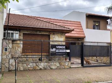 Casa · 152m² · 3 Ambientes · 4 Cocheras · Venta 3 Amb Casa San Martin. Apto Credito