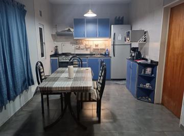 Casa · 254m² · 10 Ambientes · 1 Cochera · Casa,4 Unidades, Venta, Pque. Avellaneda, Lote Propio