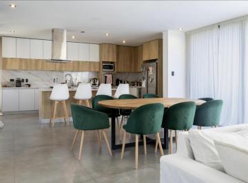 Casa · 195m² · 4 Ambientes · 5 Cocheras · Casa Venta – Club de Campo La Candida | Ruta 2 Km 46 - La Plata