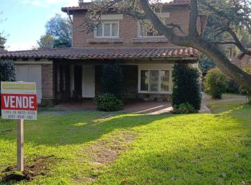 Casa de 7 ambientes, Tornquist · Amplia Casa en Venta, en Barrio Golf de Sierra de La Ventana