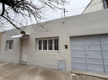 Casa · 52m² · 3 Ambientes · 1 Cochera · Venta PH 3 Ambientes con Garage en Villa Adelina