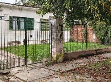 Casa · 52m² · 5 Ambientes · 1 Cochera · Casa Barrio Apunt - Yerba Buena