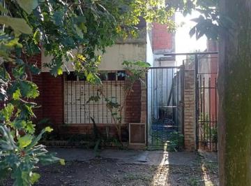 Casa de 4 ambientes, Granadero Baigorria · Oportunidad. Amplia Casa Muy Luminosa con Ampliación a Terminar