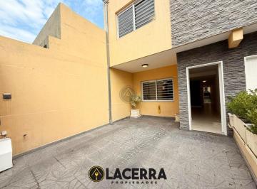 PH · 134m² · 4 Ambientes · 1 Cochera · Triplex 4 Ambientes con Jardín y Cochera en Venta Munro