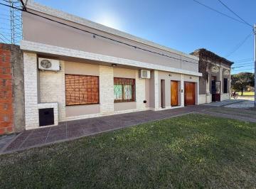 Casa de 4 ambientes, Villa Ramallo · Casa 3 Hab. + Pileta + Quincho - Villa Ramallo