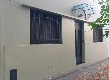 Casa · 115m² · 4 Ambientes · Casa en Alquiler - 3 Dorm. 2 Baños - 160.0 m - La Plata