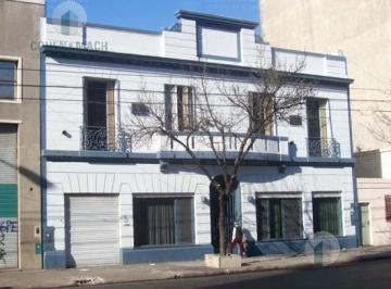 Edificio · 1200m² · 16 Ambientes · Petit Hotel con Galpón