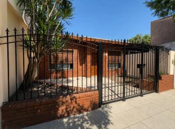 general-san-martin-villa-ballester-alquiler-casa-3-ambientes · Casa de 3 Ambientes con Patio y Cochera