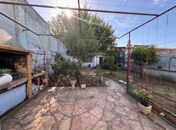 Casa · 90m² · 3 Ambientes · 2 Cocheras · Casa en Venta Caseros 290 m Lote 3 Ambientes