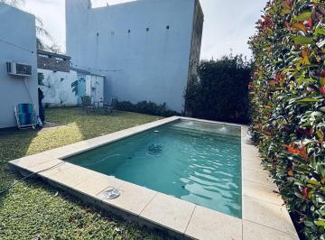 Casa · 90m² · 4 Ambientes · 3 Cocheras · Venta Casa Hostal del Sol Este 2 Habitaciones