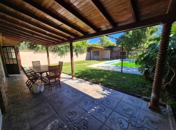 Casa · 340m² · 6 Ambientes · 2 Cocheras · Venta Casa 4 Dorm. en San Isidro Beccar