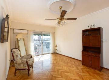 Departamento · 70m² · 3 Ambientes · 1 Cochera · Departamento Venta Balvanera 3 Ambientes Cochera