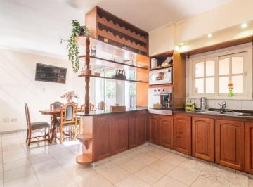 Casa · 201m² · 7 Ambientes · 2 Cocheras · Casa 7 Ambientes Avellaneda