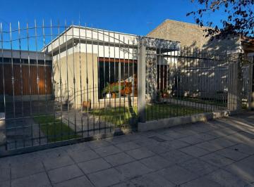Casa · 191m² · 4 Ambientes · 2 Cocheras · Casa en Venta 3 Dorm. en Centro de Tunuyán