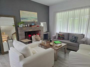 Casa · 255m² · 5 Ambientes · 3 Cocheras · Alquiler Casa 5 Amb Barrio Santa Juana Canning