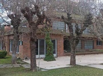 Casa · 250m² · 7 Ambientes · 2 Cocheras · Venta Casa Quinta Barrio San Ignacio San Miguel