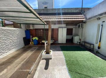 Casa · 240m² · 3 Ambientes · 2 Cocheras · Venta Casa San Martin con Jardin