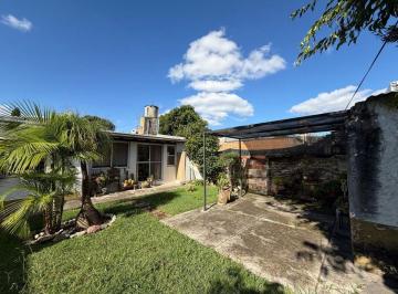 Casa · 240m² · 4 Ambientes · 1 Cochera · Venta Casa 4 Ambientes en Barrio Parque Calchaqui