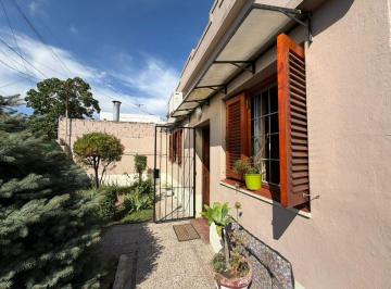 Casa · 108m² · 3 Ambientes · 1 Cochera · Venta Casa en Sarandi