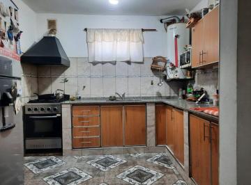 Casa · 132m² · 4 Ambientes · Venta Casa Moreno