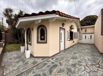 Casa · 127m² · 3 Ambientes · 3 Cocheras · Casa en Venta en Castelar