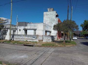 Casa · 119m² · 3 Ambientes · 2 Cocheras · Vta de Casa a Refaccionar de Amplias Dimensiones