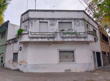 Casa · 142m² · 5 Ambientes · Venta Casa 2 Plantas en Esquina.