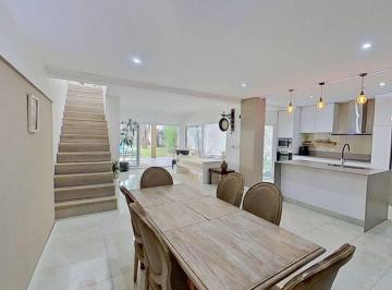 Casa · 185m² · 6 Ambientes · 1 Cochera · Venta Casa 6 Amb Haedo B Güemes C Parque y Piscina