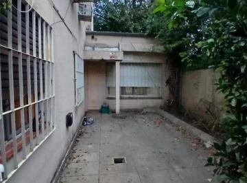 PH · 120m² · 4 Ambientes · 5 Cocheras · Hermosa Propiedad Ideal Familia Numerosa en Moreno Centro