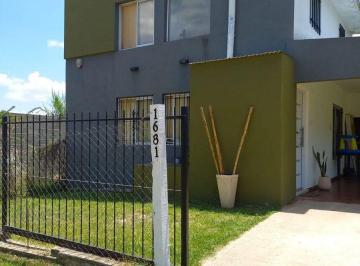 Casa · 70m² · 3 Ambientes · 1 Cochera · Alquiler Anual 2 Dorm. con Pileta en Cosquín